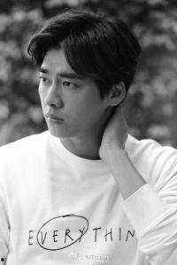 l姓的男明星,揭秘L姓男明星的璀璨人生